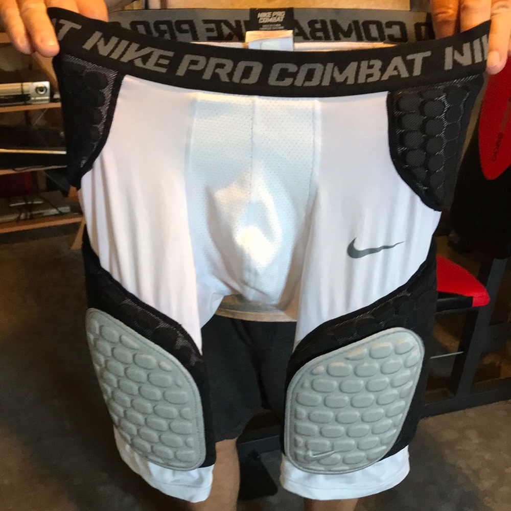 Nike Combat Pro Thigh Pads